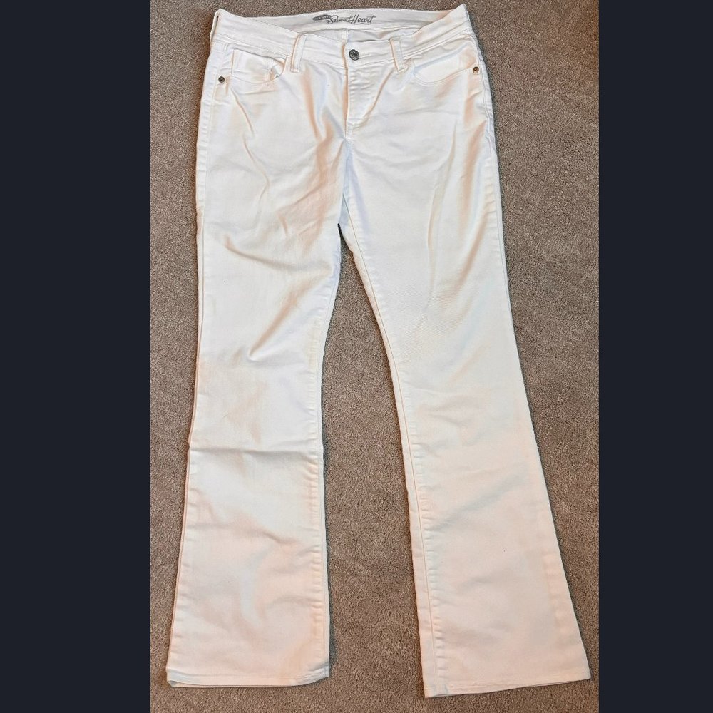 Old Navy Sweetheart Bootcut White Jeans - Size 4